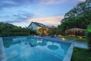 Unclassified image, 3 of 92, button - Anji Double Fish Hall Hot Spring Resort B&B (Longwangshan Canyon Drift Shop) (Anji)
