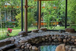 Unclassified image, 5 of 90, button - Anji Double Fish Hall Hot Spring Resort B&B (Longwangshan Canyon Drift Shop) (Anji)
