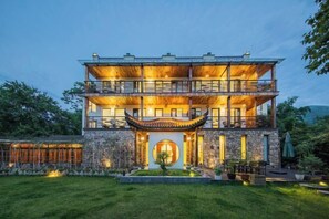 Exterior - Anji Double Fish Hall Hot Spring Resort B&B (Longwangshan Canyon Drift Shop) (Anji)