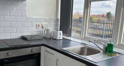 Train Station Aparthotel - Free Wifi, Free Parking Deluxe Double Studio