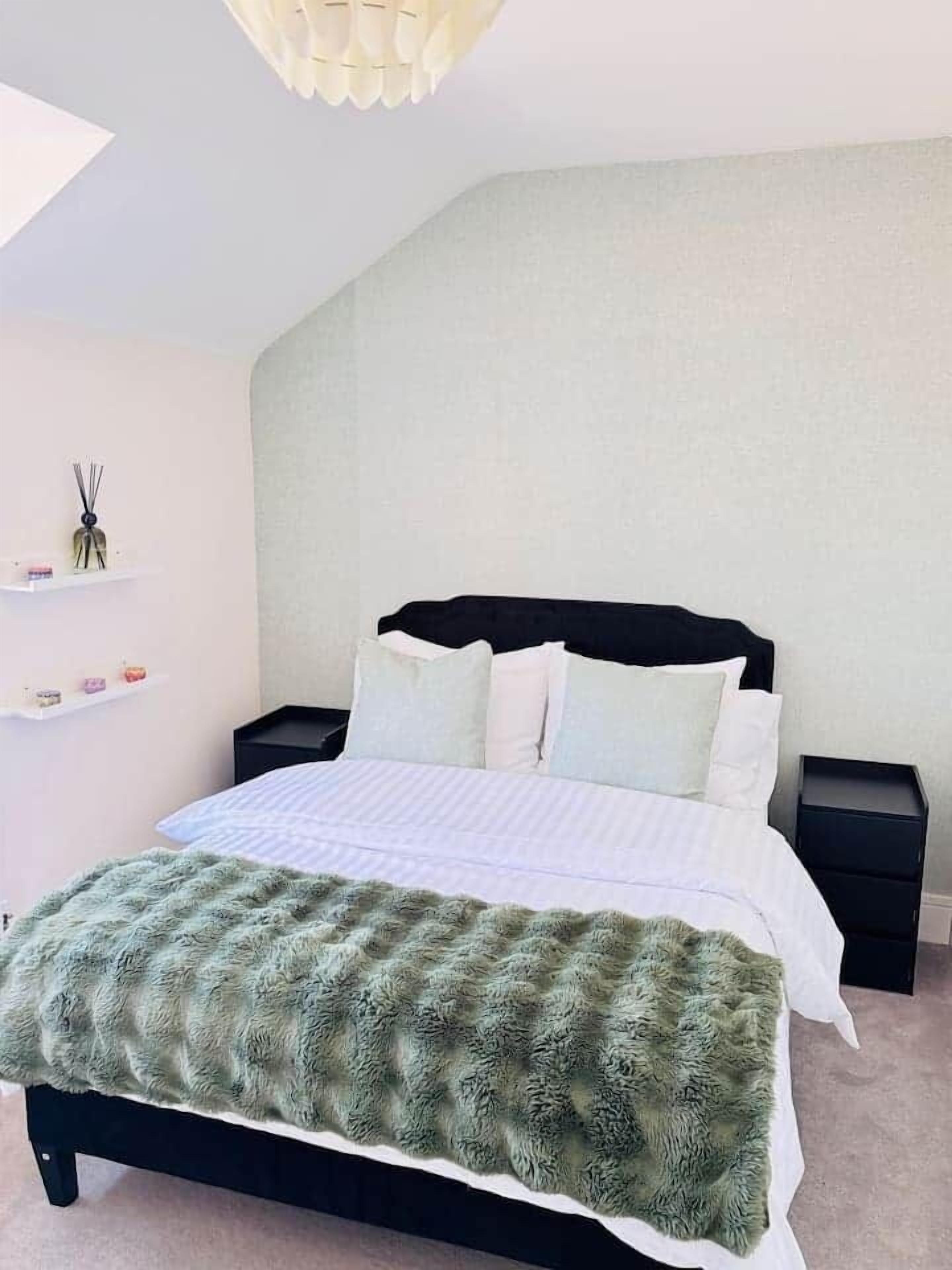 4 camere, ferro/asse da stiro, Wi-Fi, lenzuola