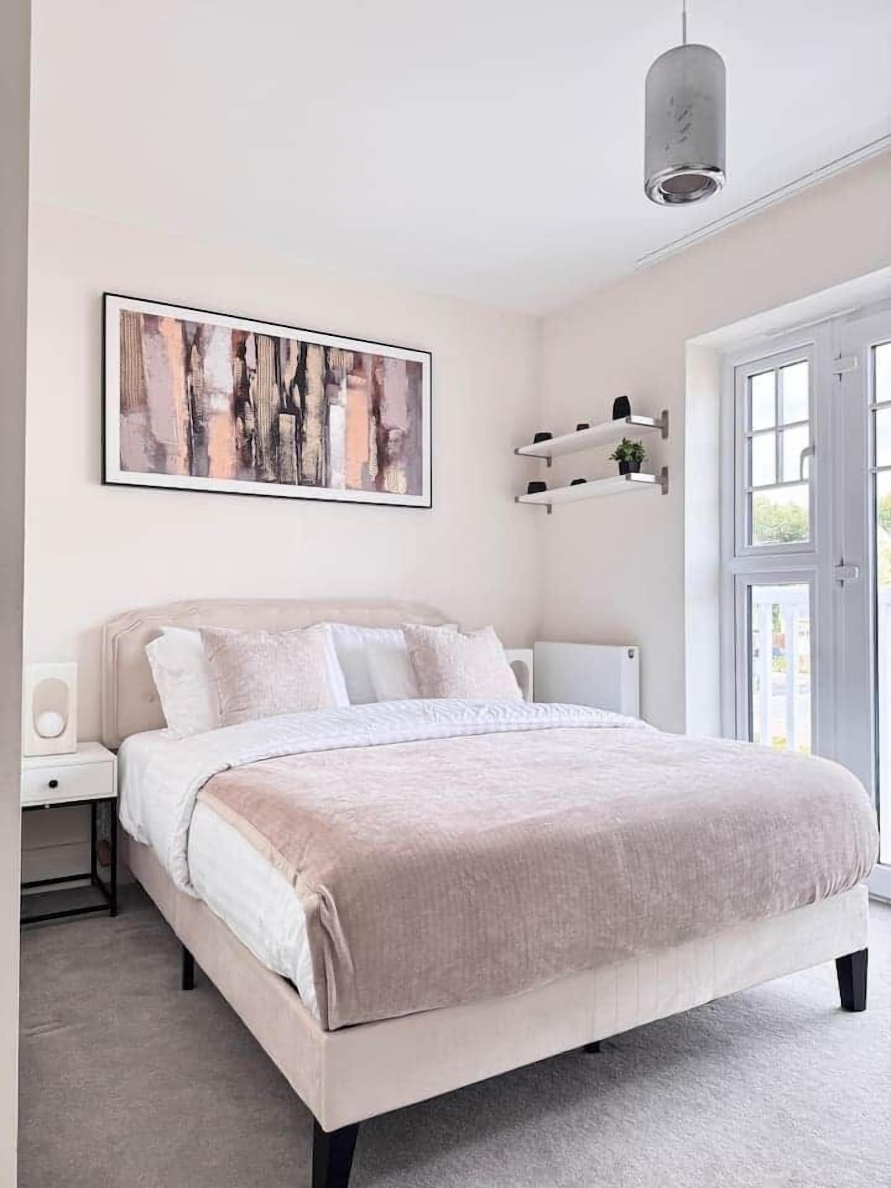 4 dormitorios, tabla de planchar con plancha, wifi y ropa de cama