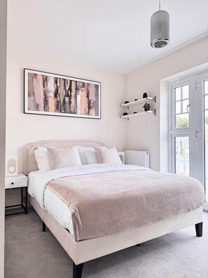 4 soverom, strykejern/-brett, wi-fi og sengetøy