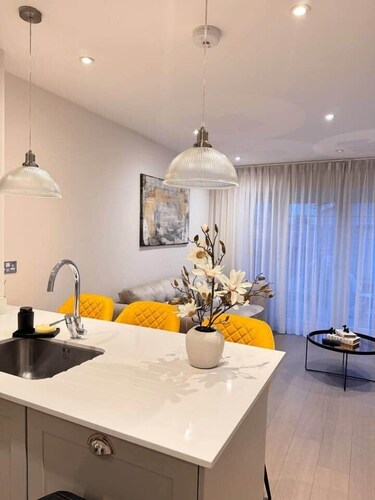 Spacious 4BR Home | 3 Parking | Offers Weekly Stay