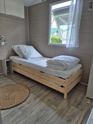 2 bedrooms, travel cot