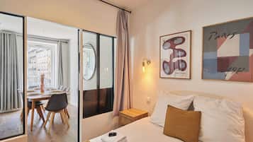 2 chambres, espace de travail pour ordinateur portable