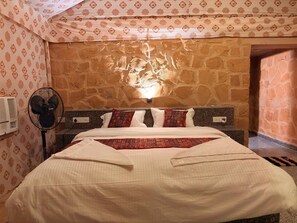 Superior Suite | Free WiFi - Kalp Desert Camp (Sam)