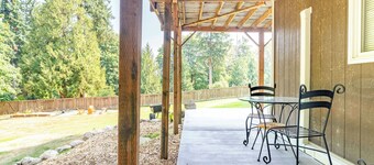 quiet 2-bedroom Woodinville