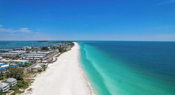Beach nearby, sun-loungers, beach towels