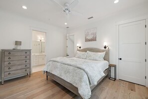 5 bedrooms, iron/ironing board, free WiFi, bed sheets