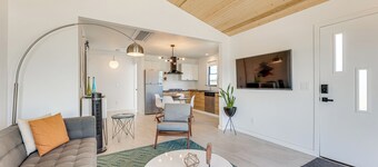 Walkable Downtown Chandler Oasis w/ Private Patio