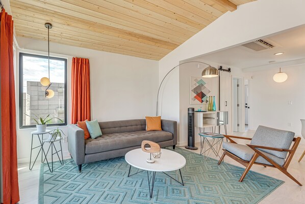 House (2 Bedrooms) | Interior