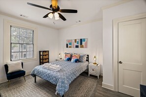 2 habitaciones, tabla de planchar con plancha y wifi gratis 