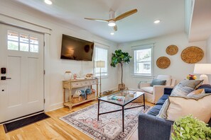 Apartment (3 Bedrooms) | Interior - Dtwn Retreat w/ Game Room! Walk to Hampton Park (Charleston)