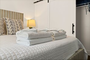 1 غرفة نوم ومكواة/لوح كي وواي فاي مجانًا وملاءات أسرّة