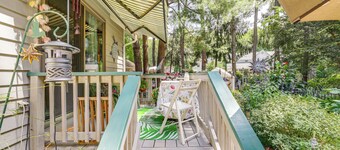 Unique & Artistic Retreat Near Rehoboth Beach!