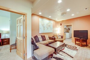 Interior - < 2 Mi to Granby Ranch: Home w/ Hot Tub & Decks! (Granby)