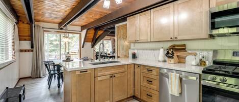 المنشأة من الداخل