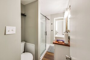 House (4 Bedrooms) | Interior - Alexandria-mt Vernon Haven: Celebrate America 250 (Alexandria)