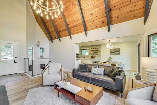 House (3 Bedrooms) | Interior