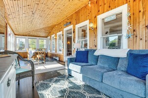 House (4 Bedrooms) | Front of property