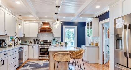 Hot Tub & Fireplace: Coastal Getaway in Maine