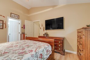 House (2 Bedrooms) | Interior - Carrboro Quaint! 2 Mi to Heart of Chapel Hill! (Carrboro)
