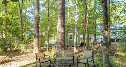 Carrboro Quaint! 2 Mi to Heart of Chapel Hill!