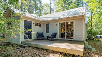 House (2 Bedrooms) | Front of property