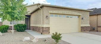 7 Mi to Watson Lake: Prescott Valley Home w/ Patio