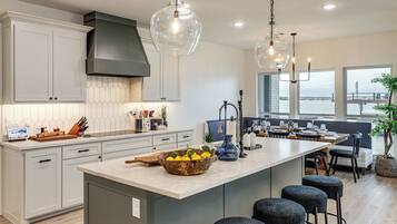 ุงูู
ูุดุฃุฉ ู
ู ุงูุฏุงุฎู