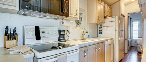 House (2 Bedrooms) | Interior