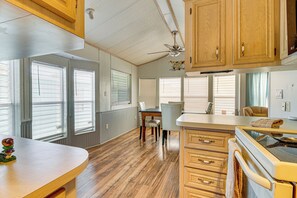 House (2 Bedrooms) | Interior