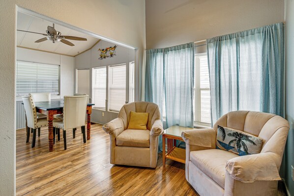 House (2 Bedrooms) | Front of property