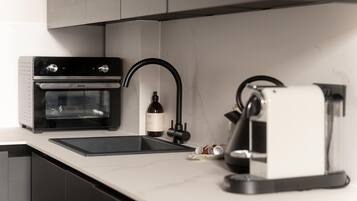 Fridge, microwave, oven, stovetop