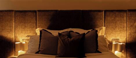 1 dormitori, planxa i posts de planxar, un bressol de viatge i wifi