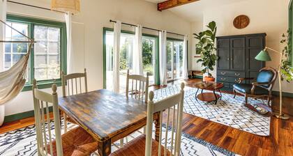 Walkable Location: Historic Home in Charles Town!