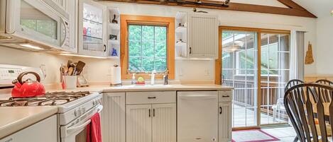 House (3 Bedrooms) | Interior