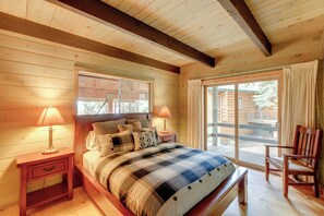 House (3 Bedrooms) | Interior - 1 Mi to Beach & Golf Course! Lake Almanor Cabin (Westwood)