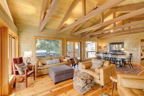 House (3 Bedrooms) | Interior - 1 Mi to Beach & Golf Course! Lake Almanor Cabin (Westwood)