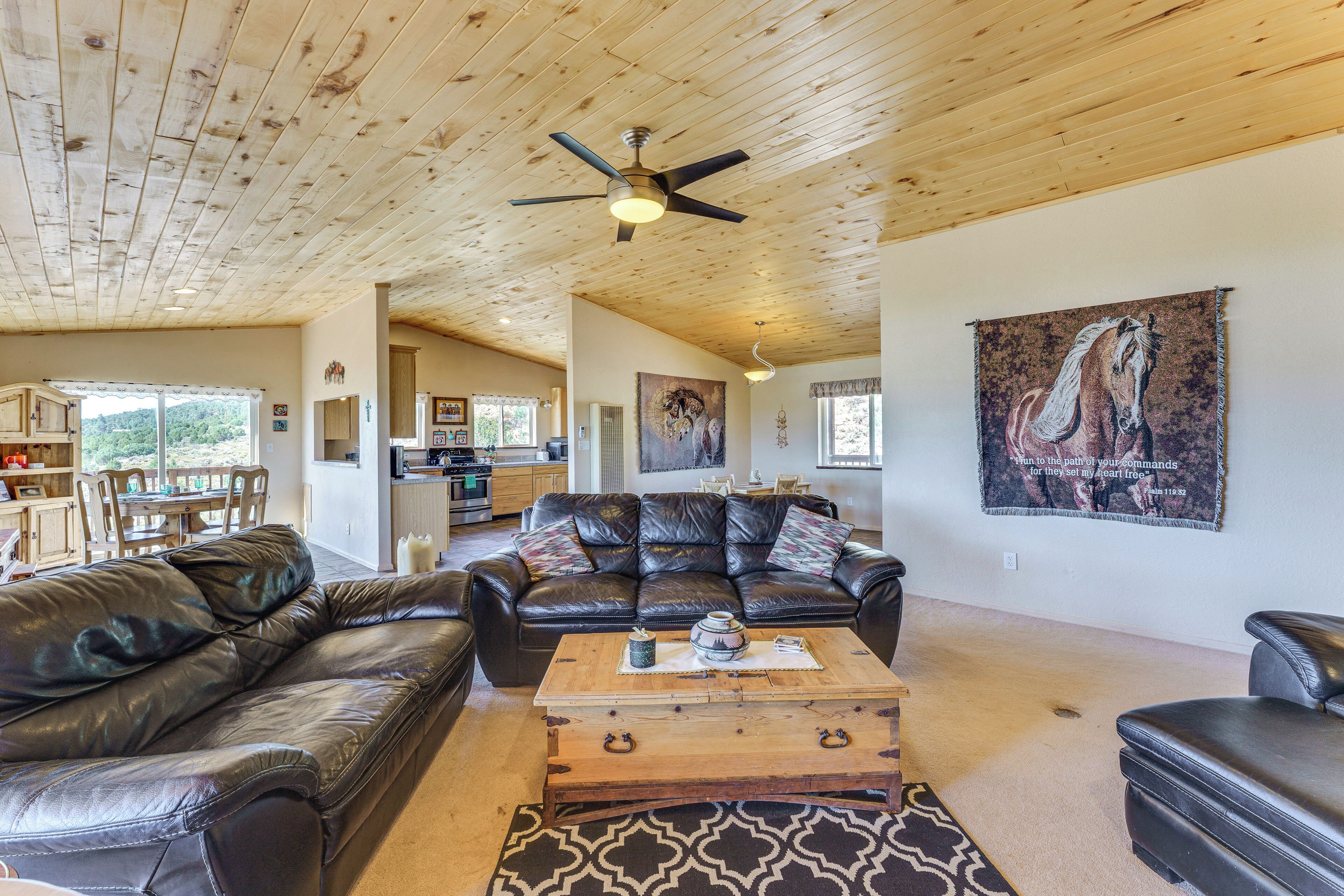 House (3 Bedrooms) | Interior