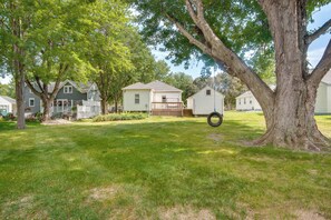 House (2 Bedrooms) | Interior - Deck & Spacious Yard: Family Home in Rock Rapids! (Rock Rapids)