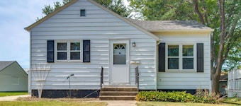 Deck & Spacious Yard: Family Home in Rock Rapids!