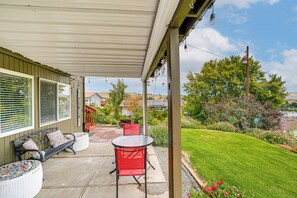 House (2 Bedrooms) | Interior - Hike & Explore: Retreat w/ Scenic Views in Selah! (Selah)