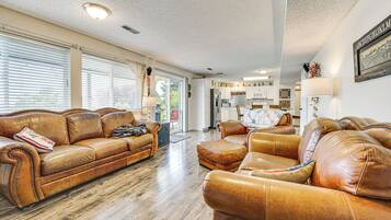 House (2 Bedrooms) | Interior