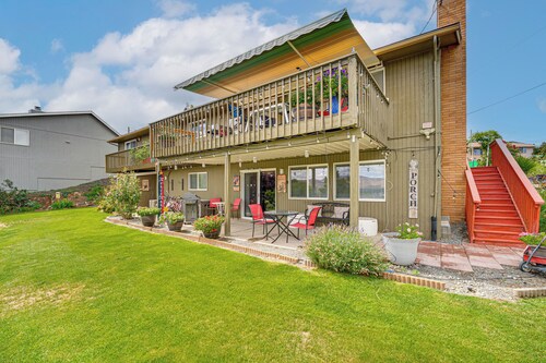 Hike & Explore: Retreat w/ Scenic Views in Selah!