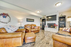 House (2 Bedrooms) | Front of property - Hike & Explore: Retreat w/ Scenic Views in Selah! (Selah)