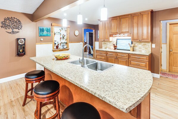 House (3 Bedrooms) | Interior