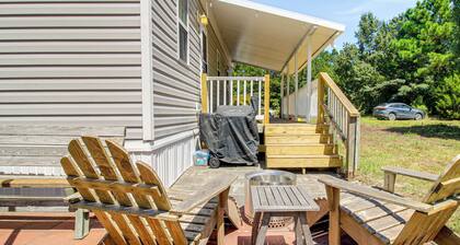 3 Mi to Icw: Coastal Carolina Home w/ Pool Access