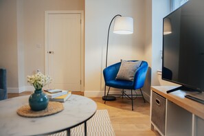 Unclassified image, 2 of 53, button